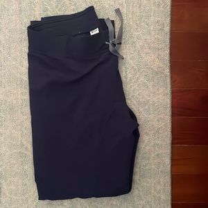 Medium fig scrub bottoms